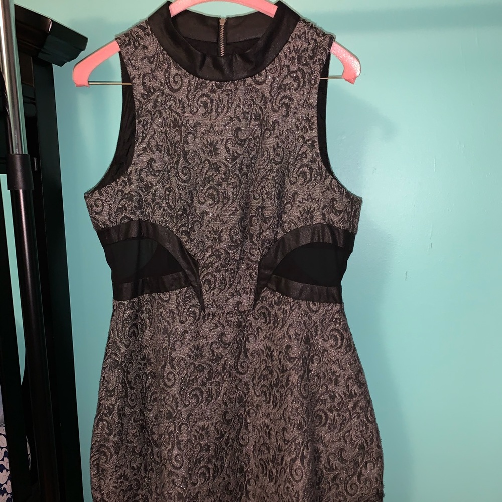 Dress - Picture 2 of 2